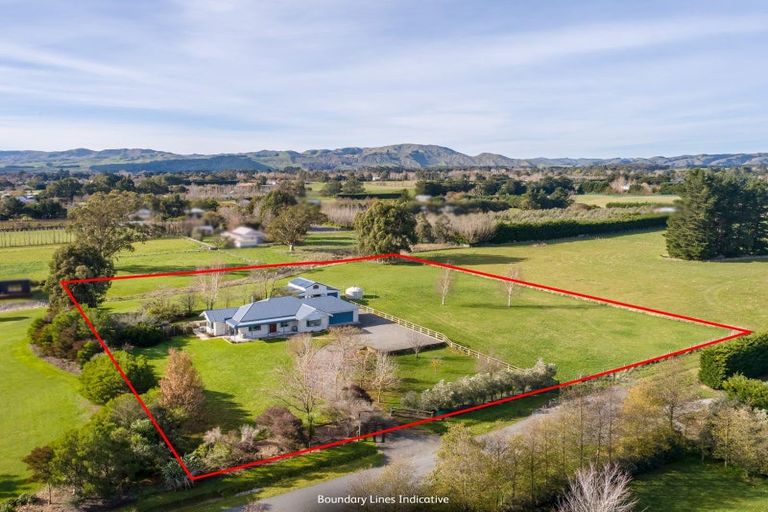Photo of property in 15 Campbell Drive, Martinborough, 5711