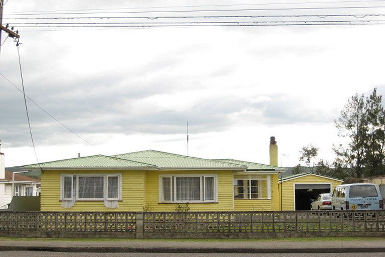 Photo of property in 102 Racecourse Road, Waipukurau, 4200