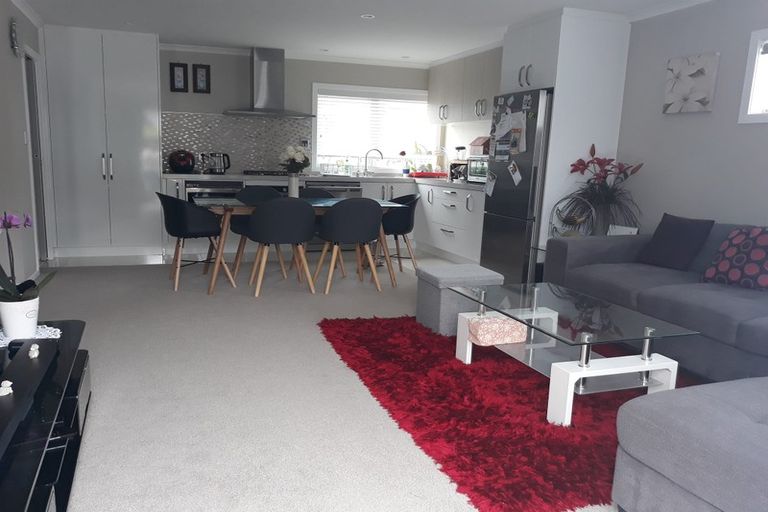 Photo of property in 2/113 Moorefield Road, Johnsonville, Wellington, 6037