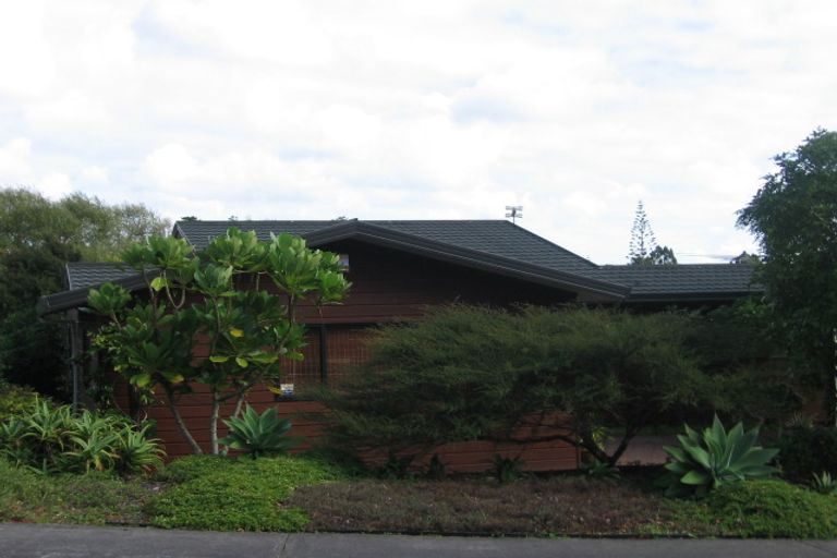 Photo of property in 20 Woodfern Crescent, Titirangi, Auckland, 0604