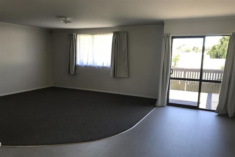 Photo of property in 1/57 Redcrest Avenue, Red Hill, Papakura, 2110