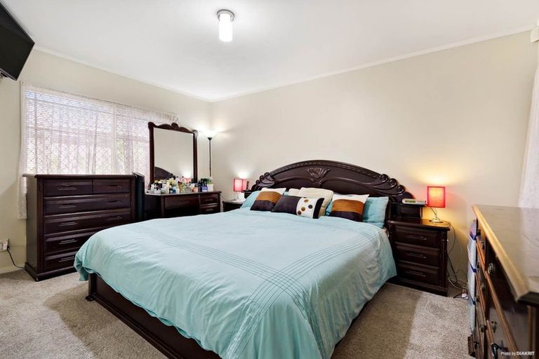 Photo of property in 96 Nikau Street, New Lynn, Auckland, 0600