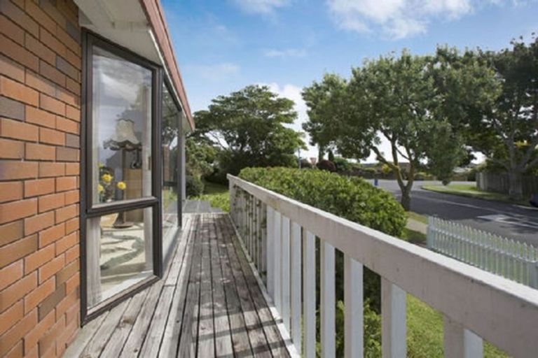 Photo of property in 1/162 Whitford Road, Somerville, Auckland, 2014