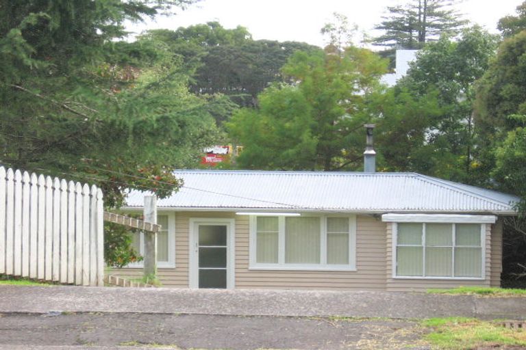 Photo of property in 37 Newington Road, Henderson, Auckland, 0612