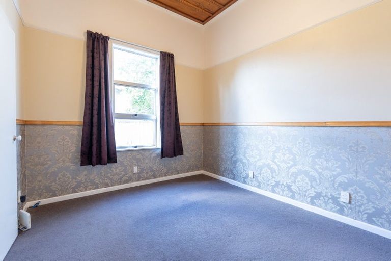 Photo of property in 1 Bryant Street, Takaro, Palmerston North, 4412