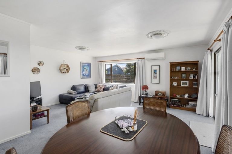 Photo of property in 30 Simcox Street, Otaki Beach, Otaki, 5512