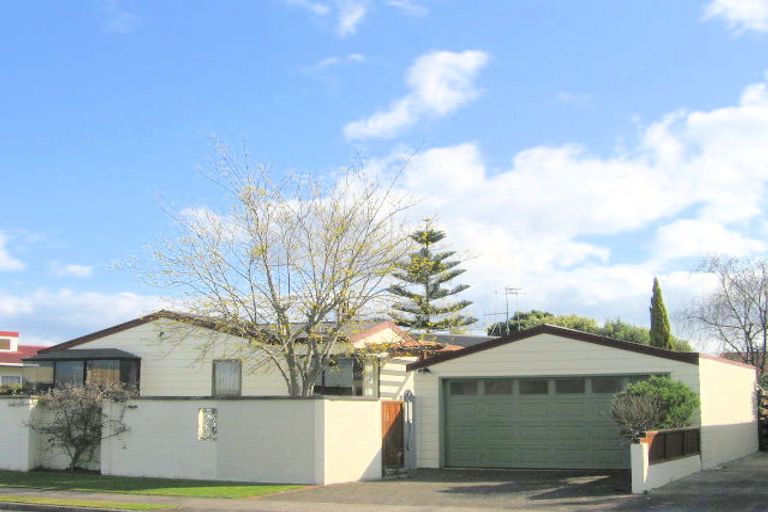 Photo of property in 33 Eversham Road, Mount Maunganui, 3116