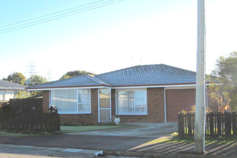 Photo of property in 1/18 Moffett Street, Islington, Christchurch, 8042
