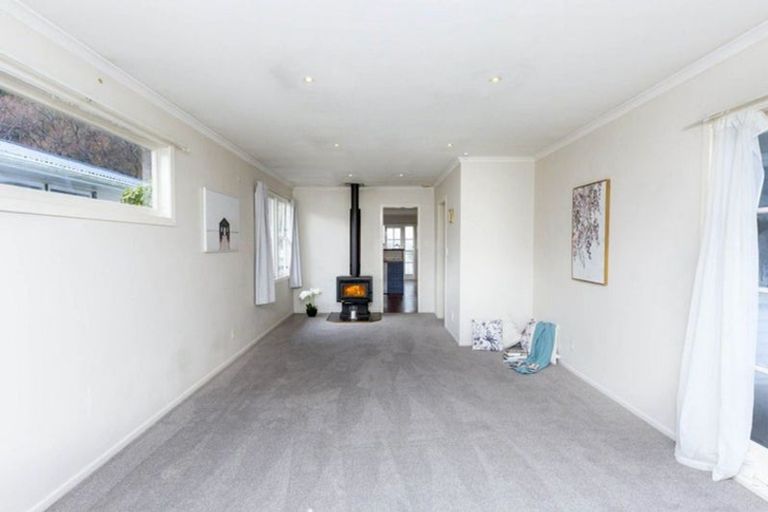 Photo of property in 14 Molloys Road, Te Marua, Upper Hutt, 5018