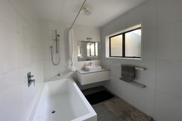 Photo of property in 15b Valley Road, Pukekohe, 2120