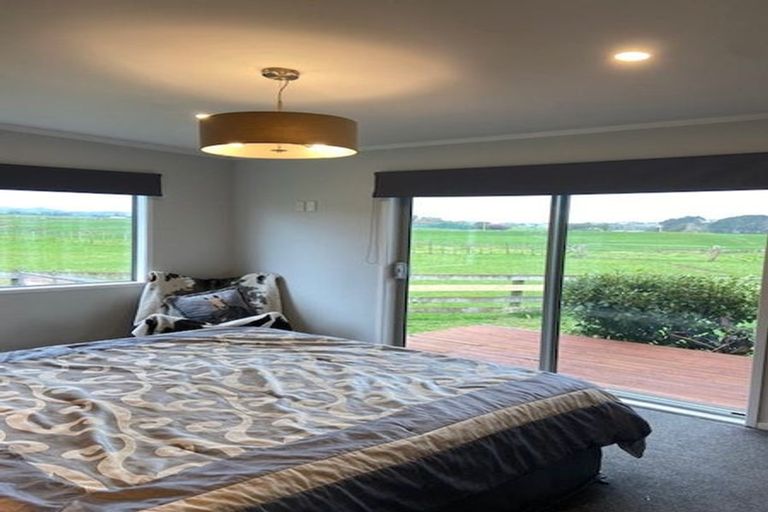 Photo of property in 84 Kaihau Road, Karioitahi, Waiuku, 2683