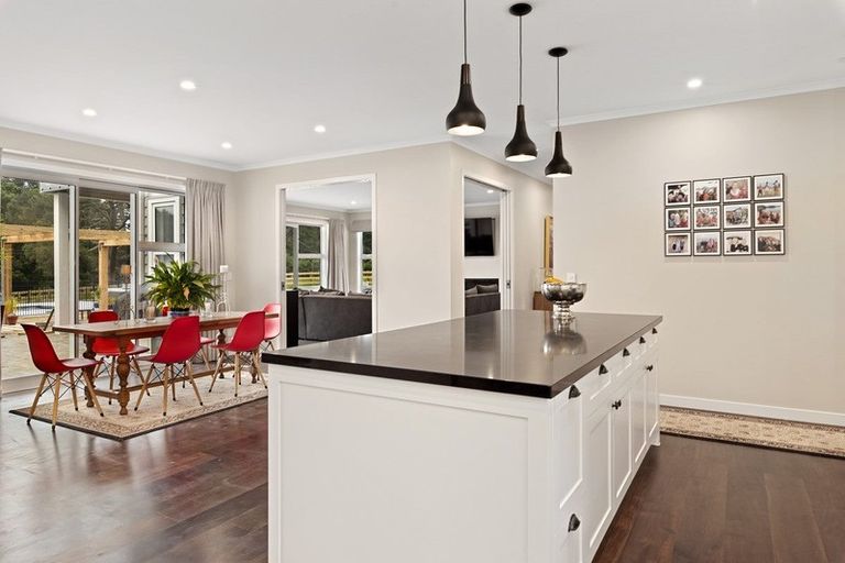 Photo of property in 402 Paremoremo Road, Paremoremo, Auckland, 0632