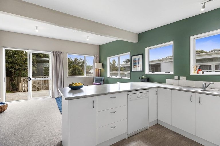 Photo of property in 5a Mepham Place, Ranui, Porirua, 5024