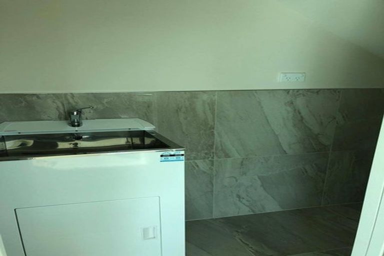 Photo of property in 2a Sherwood Avenue, Te Atatu South, Auckland, 0610