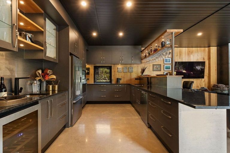 Photo of property in 8 Pendeen Crescent, Jacks Point, Queenstown, 9371