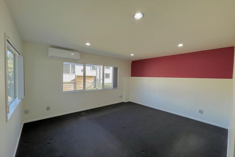 Photo of property in 676a East Coast Road, Pinehill, Auckland, 0630