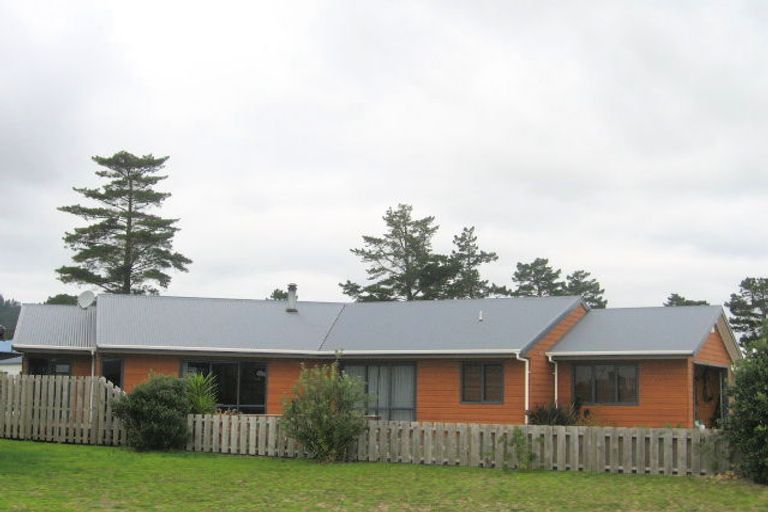 Photo of property in 104 Puka Crescent, Matarangi, Whitianga, 3592