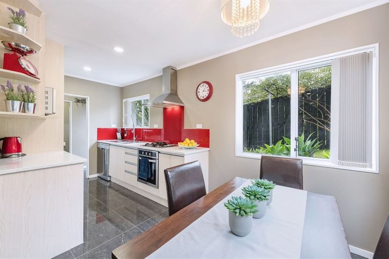 Photo of property in 21/24 Eastglen Road, Glen Eden, Auckland, 0602