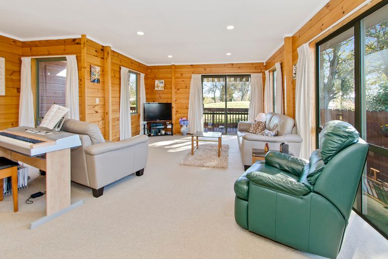 Photo of property in 25 Muirfield Street, Wattle Downs, Auckland, 2103