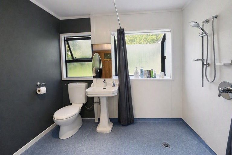 Photo of property in 43 Great North Road, Waipawa, 4210
