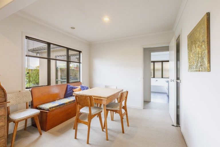 Photo of property in 14 Belgrove Place, Waipukurau, 4200