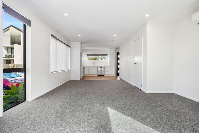 Photo of property in 41 Carder Court, Hobsonville, Auckland, 0618