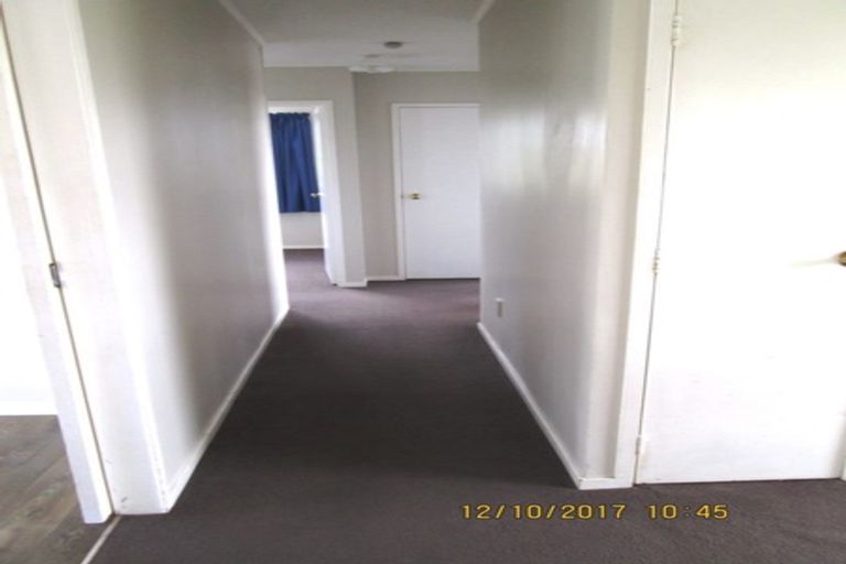 Photo of property in 7 Adam Sunde Place, Glen Eden, Auckland, 0602