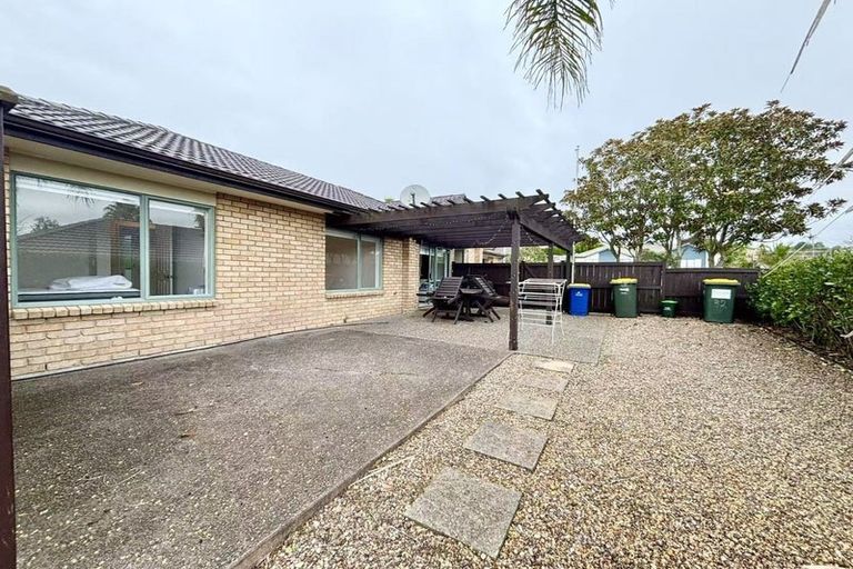 Photo of property in 32 Rush Creek Drive, Westgate, Auckland, 0614