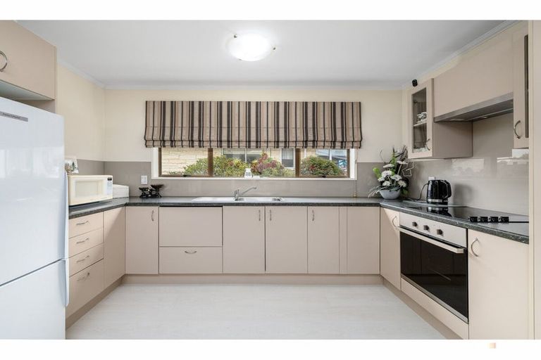 Photo of property in 6 Bond Street, Waimate, 7924