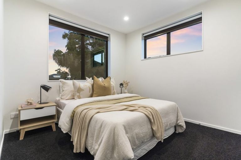 Photo of property in 71a Neil Avenue, Te Atatu Peninsula, Auckland, 0610