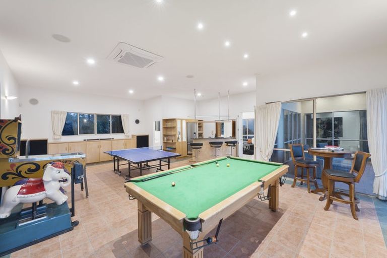 Photo of property in 9 Burgundy Park Avenue, Henderson, Auckland, 0612