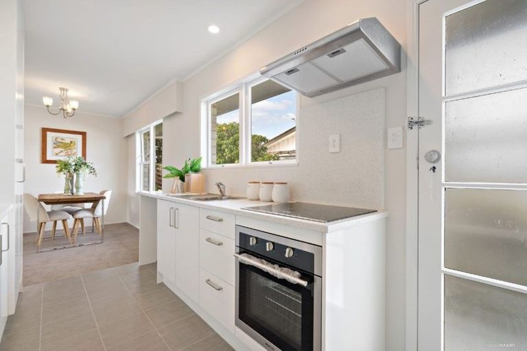 Photo of property in 1/12 Meadway, Sunnyhills, Auckland, 2010