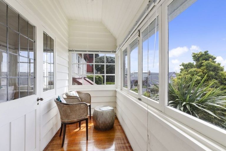 Photo of property in 20 Talavera Terrace, Kelburn, Wellington, 6012