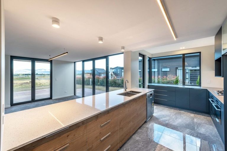 Photo of property in 3 Mcdonald Street, Wanaka, 9305