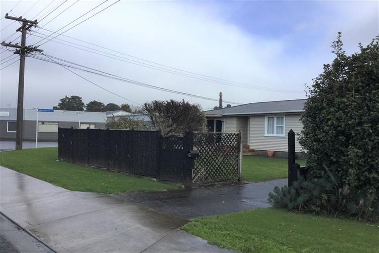 Photo of property in 406 Carrington Street, Upper Vogeltown, New Plymouth, 4310