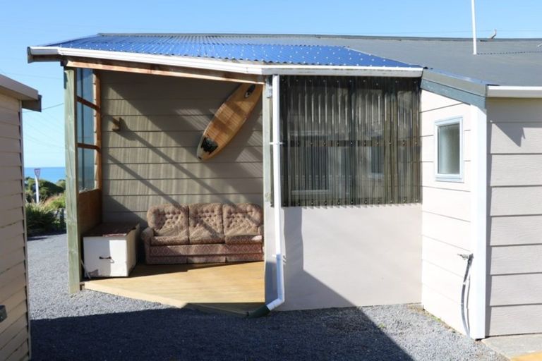 Photo of property in 2 Marine Terrace, Kaka Point, 9271