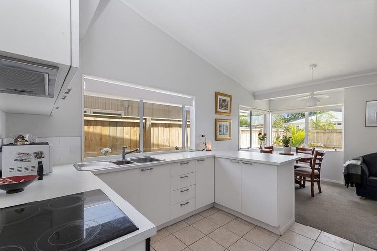 Photo of property in 97a Tiroroa Avenue, Te Atatu South, Auckland, 0610