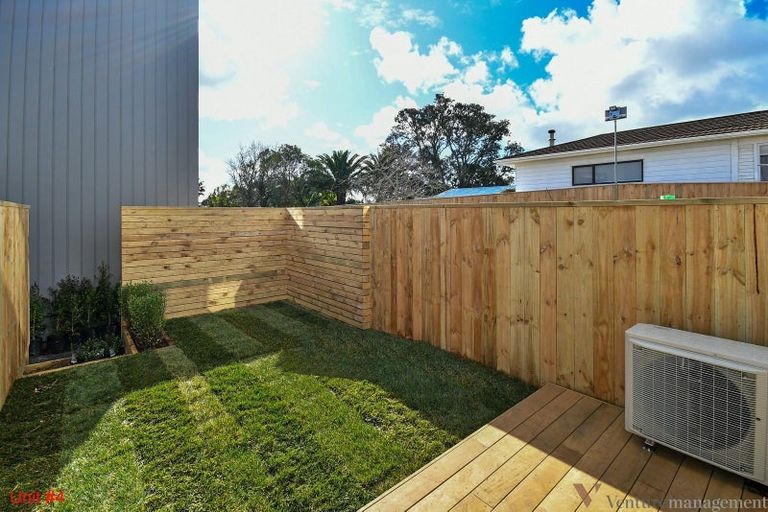 Photo of property in 2/22 James Laurie Street, Henderson, Auckland, 0612