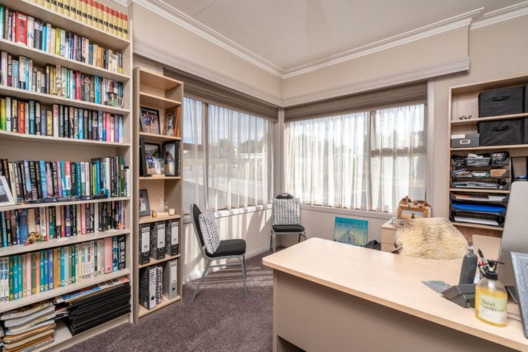 Photo of property in 6 Essex Street, Balclutha, 9230