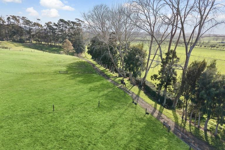 Photo of property in 124 Rimmer Road, Helensville, 0875