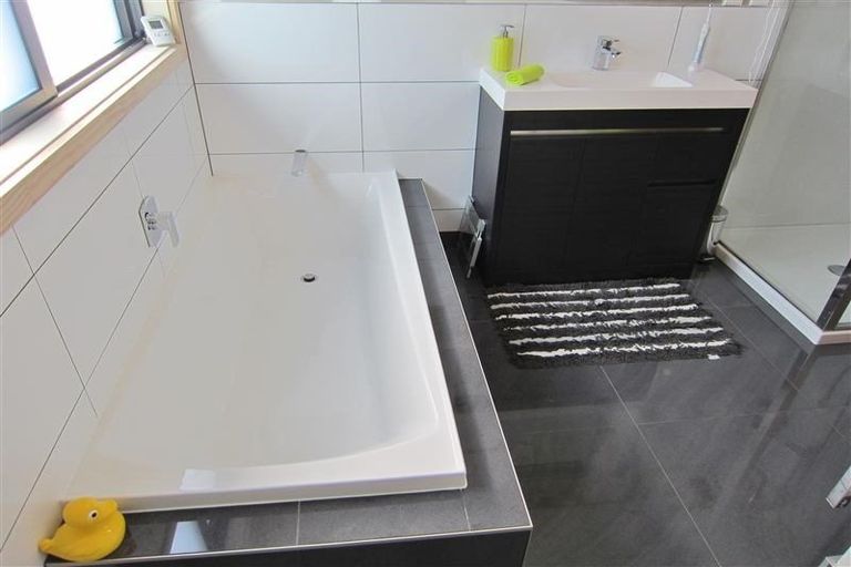 Photo of property in 10 Arthur Street, Paraparaumu Beach, Paraparaumu, 5032