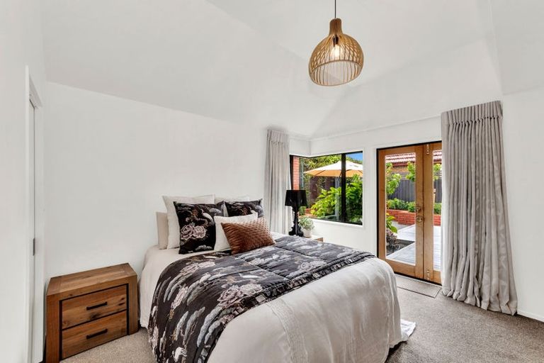 Photo of property in 9 Clyde Road, Upper Riccarton, Christchurch, 8041