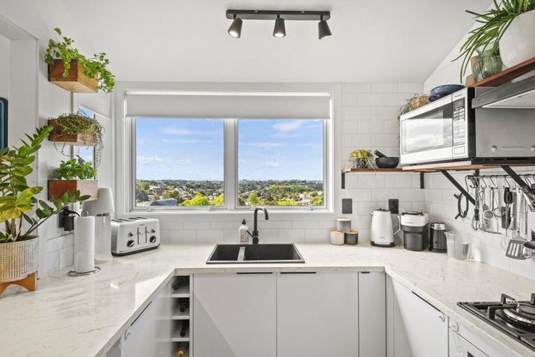 Photo of property in 9 Archers Road, Hillcrest, Auckland, 0629