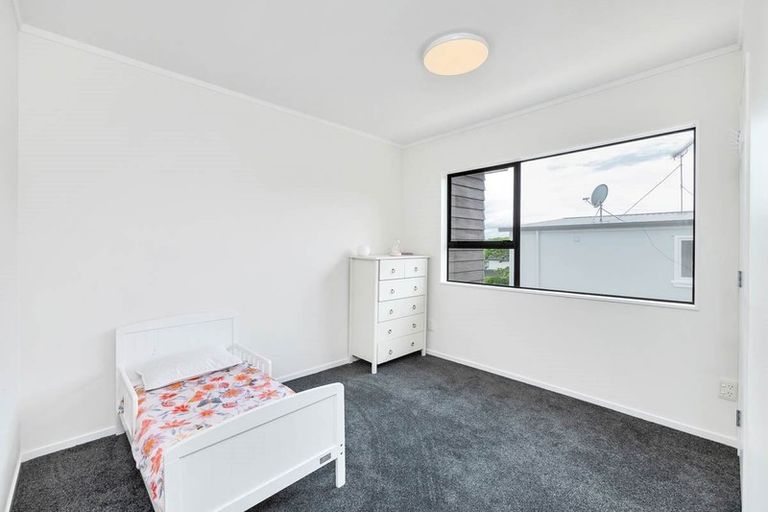 Photo of property in 1 Tiri View Place, Waiake, Auckland, 0630