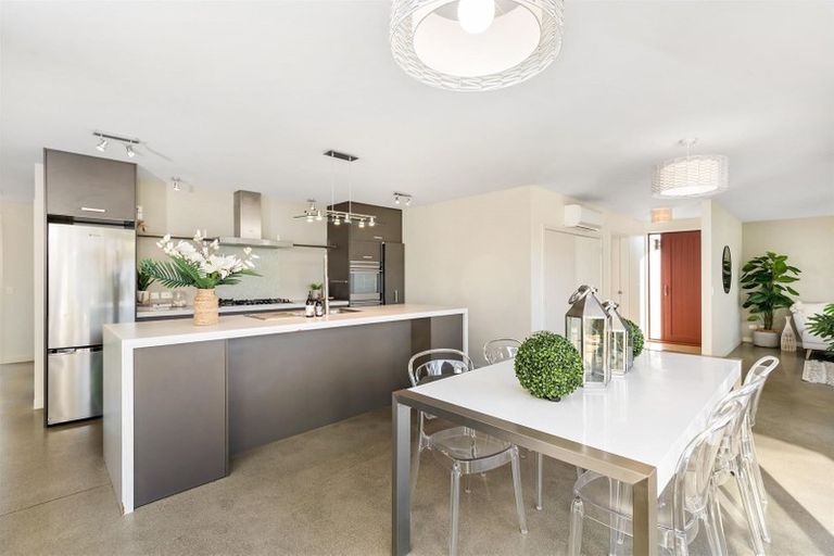 Photo of property in 12 Mystery Grove, Lake Hayes, Queenstown, 9304