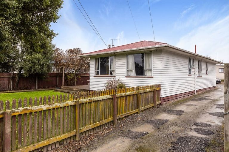 Photo of property in 37 Holdaway Street, Riversdale, Blenheim, 7201
