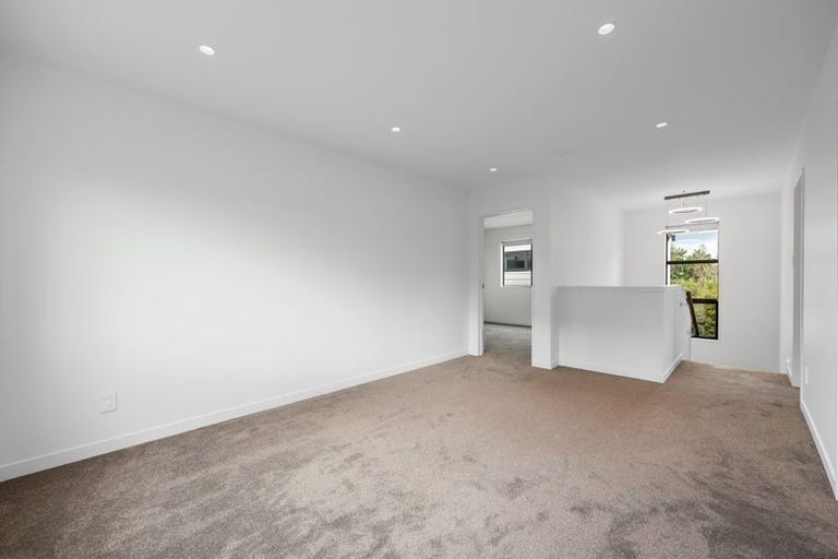 Photo of property in 40f Evelyn Place, Hillcrest, Auckland, 0627