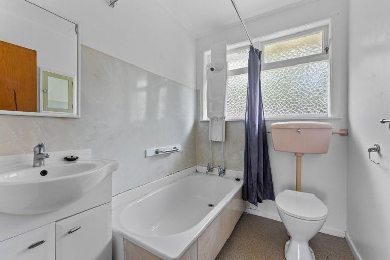 Photo of property in 36 Toru Road, Paraparaumu Beach, Paraparaumu, 5032