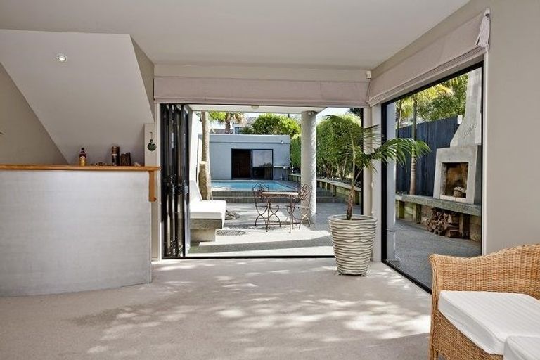 Photo of property in 119 Churchill Road, Rothesay Bay, Auckland, 0630