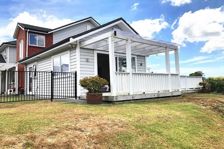 Photo of property in 73 Bayvista Drive, Karaka, Papakura, 2113